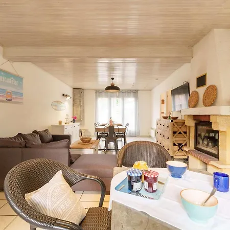 Maison Bourg,6 Personnes Avec Grande Terrasse Classe 1 Etoile Willa