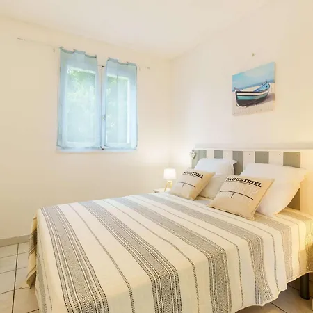 Maison Bourg,6 Personnes Avec Grande Terrasse Classe 1 Etoile Willa *